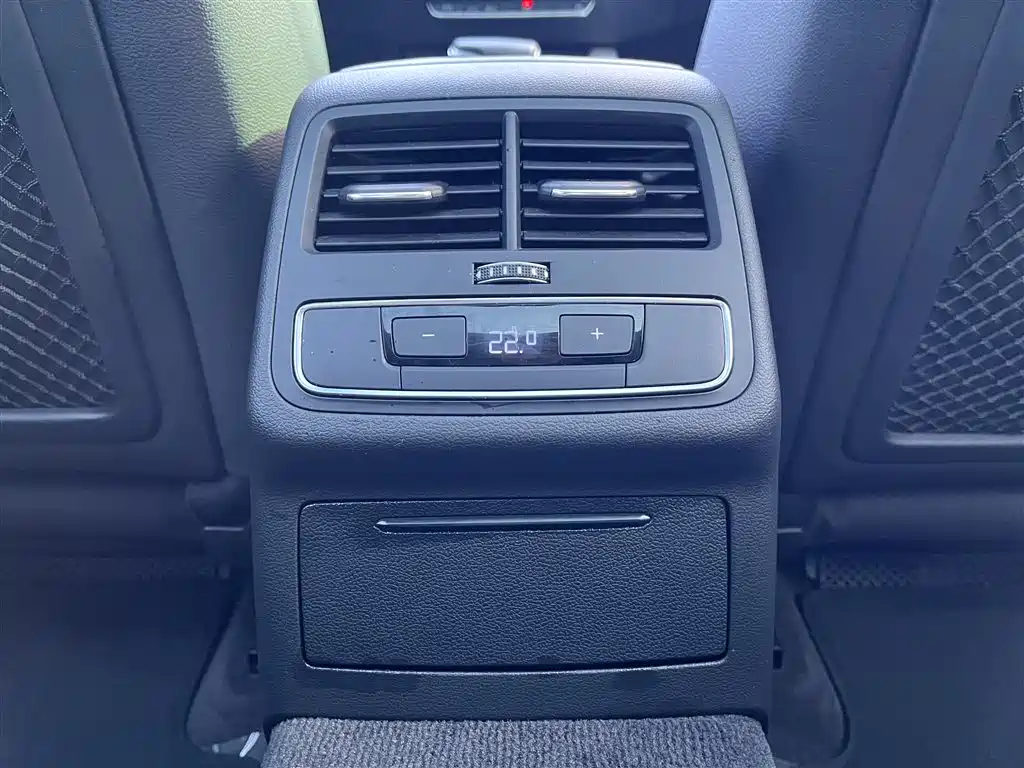 Audi A4L 2017 Plus 40 TFSI Fashion фото 14