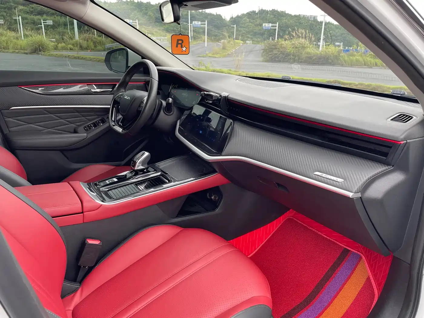 DONGFENG YI HYUN MAX