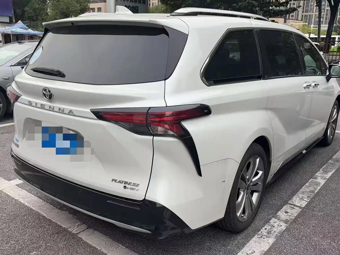 Фото 3 - Toyota Sienna