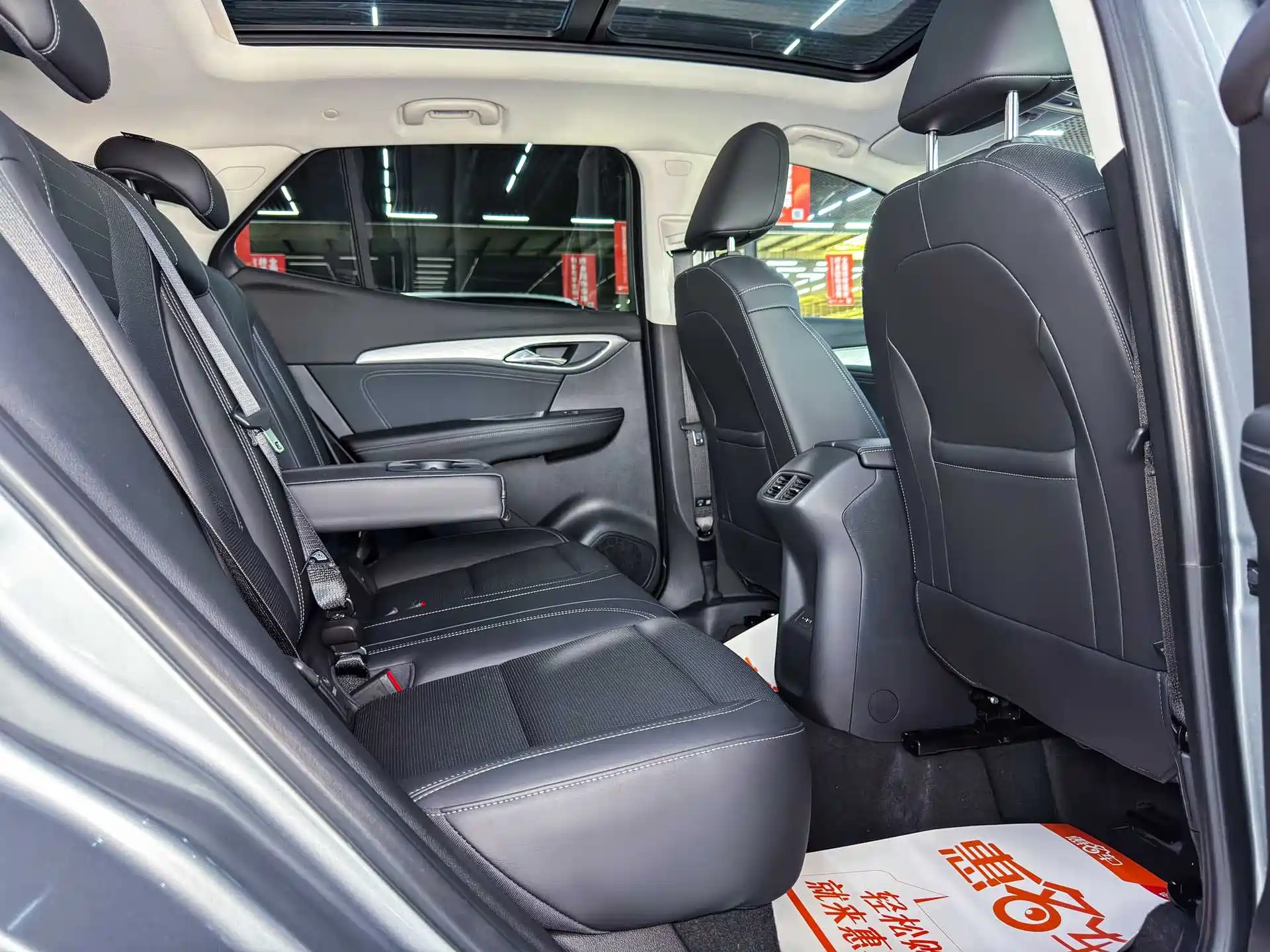 Photo 15 - Buick Envision S