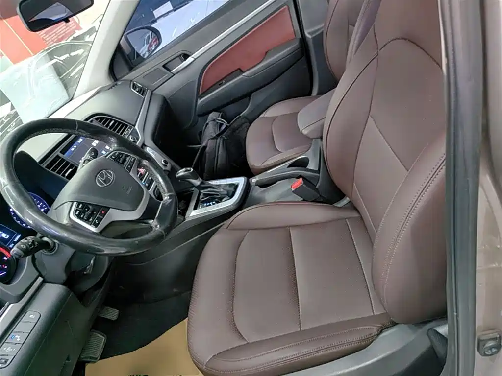 Hyundai Elantra 2016 1.6L Auto Smart·Luxury Edition фото 15