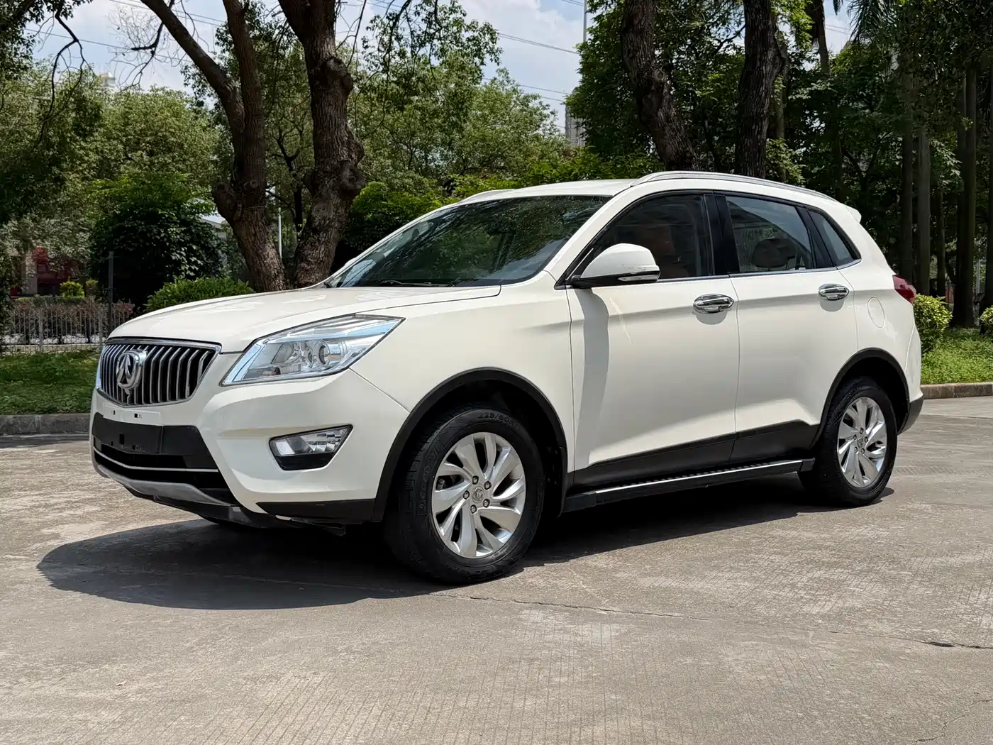BAIC Weiwang S50 2017 2016 1.5T CVT Joy Elite