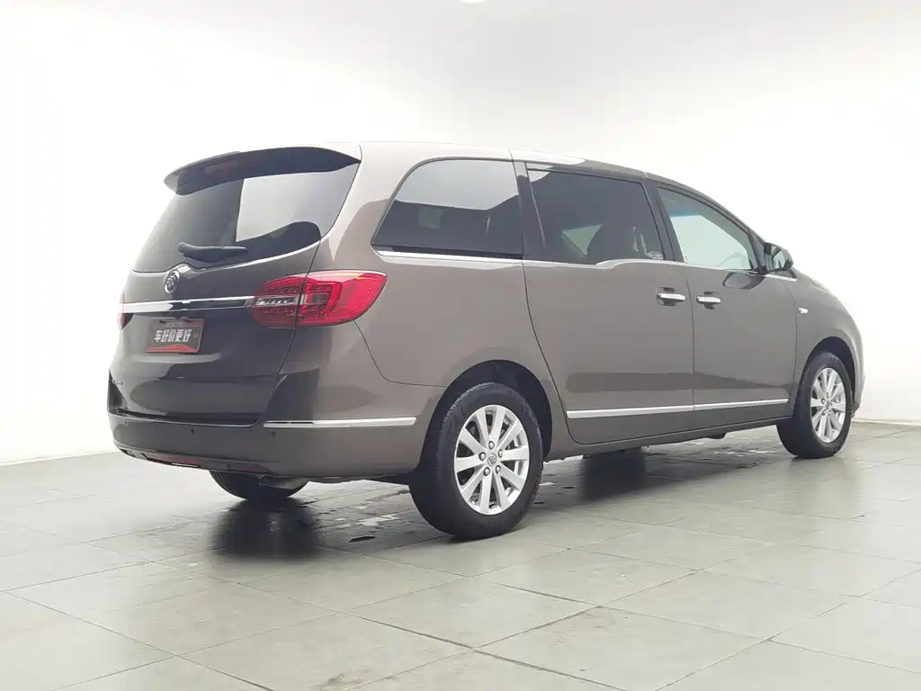 Фото 2 - Buick GL8