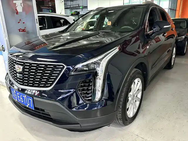 CADILLAC XT4