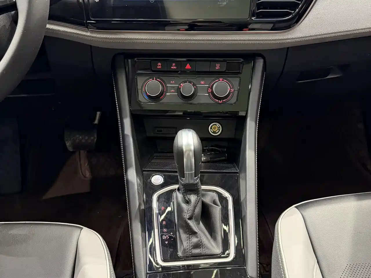 Jetta VS7 2025 2023 Model 280TSI ABT Auto Joy Limited Edition