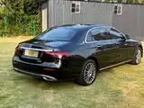 Фото 4 - Mercedes-Benz E-Class