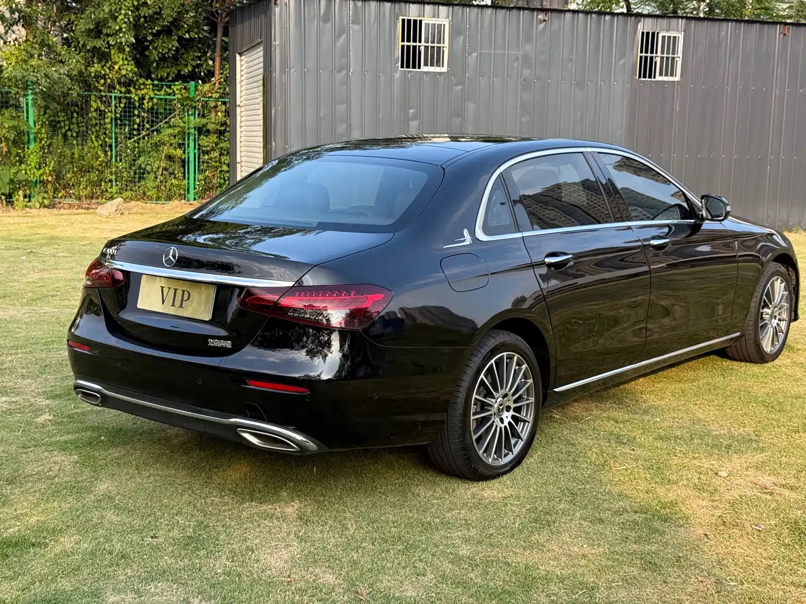 Фото 4 - Mercedes-Benz E-Class