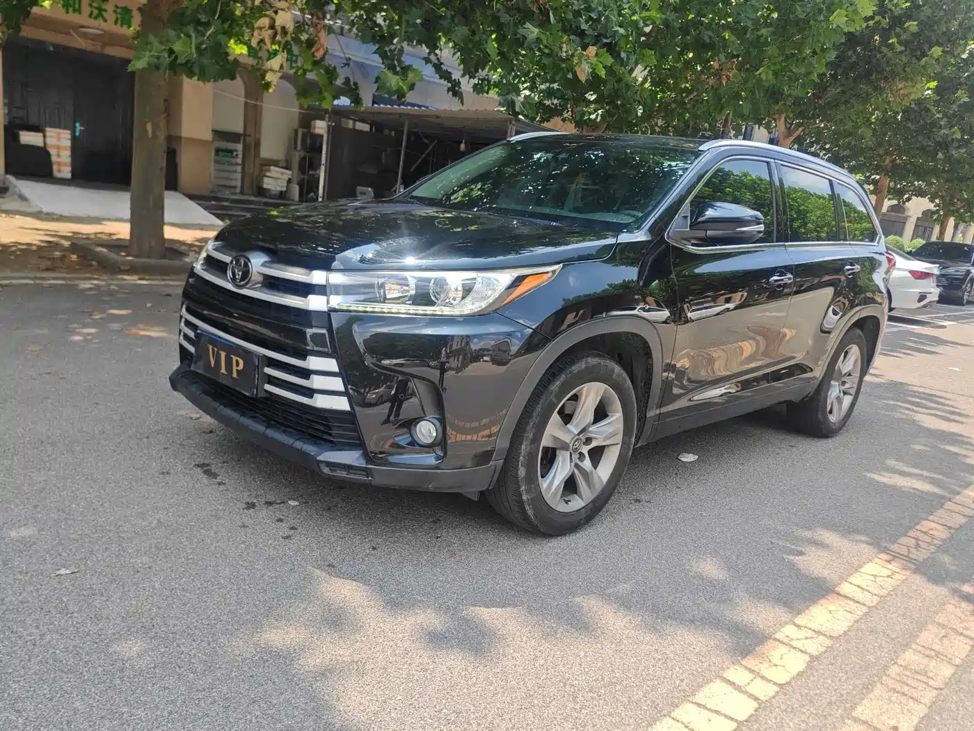Фото 1 - Toyota Highlander