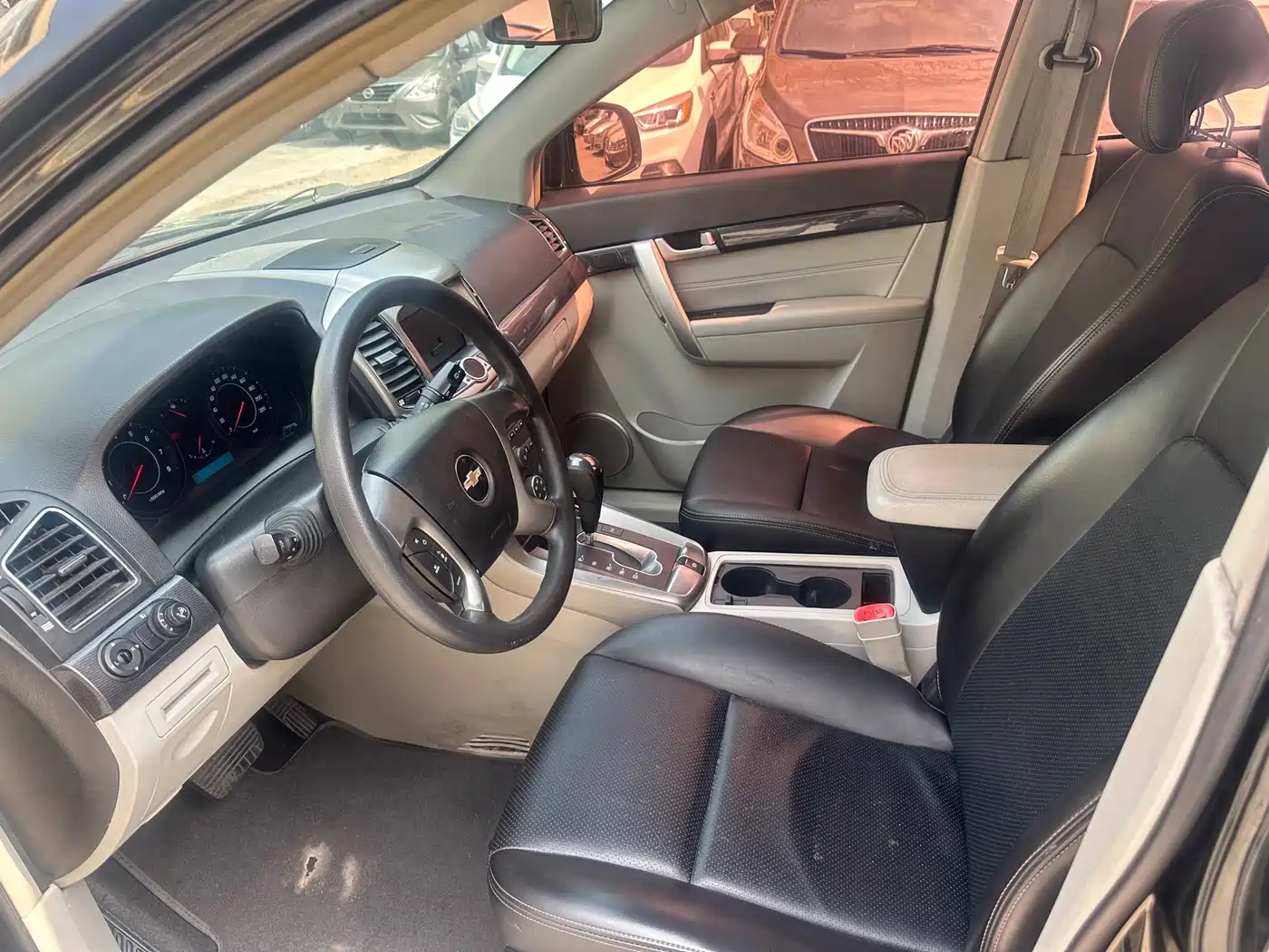 Chevrolet Captiva 2014 2.4L 2WD Urban 5-seater фото 7