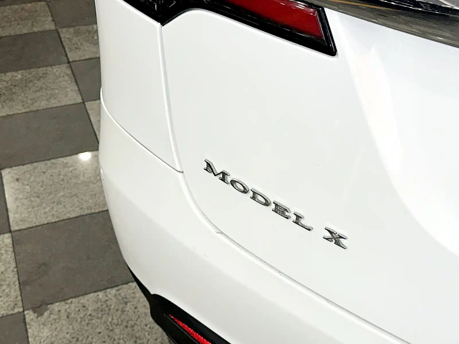 Фото 18 - Tesla Model X