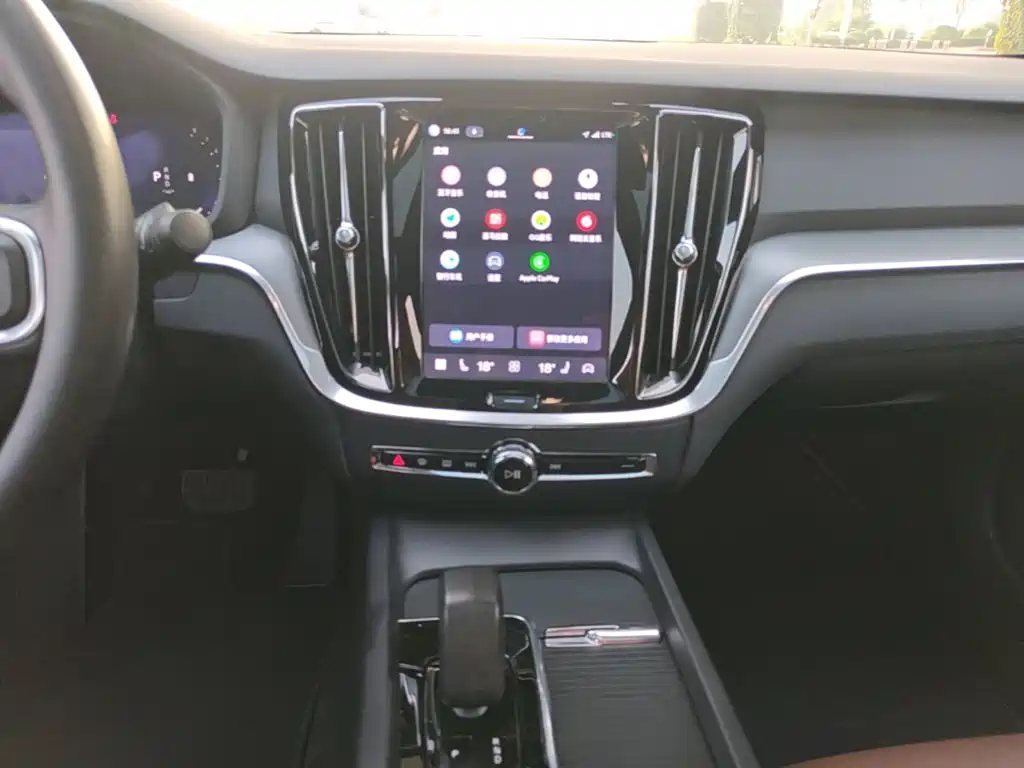 Volvo S60 2025 2025 B4 Smart Luxury Edition