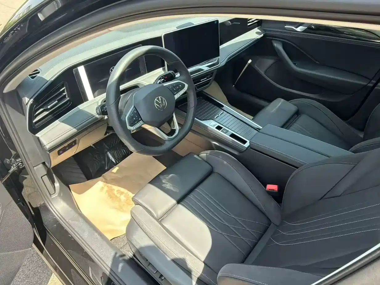 Volkswagen Magotan 2026 2026  300TSI Premium Edition Eye-catcher