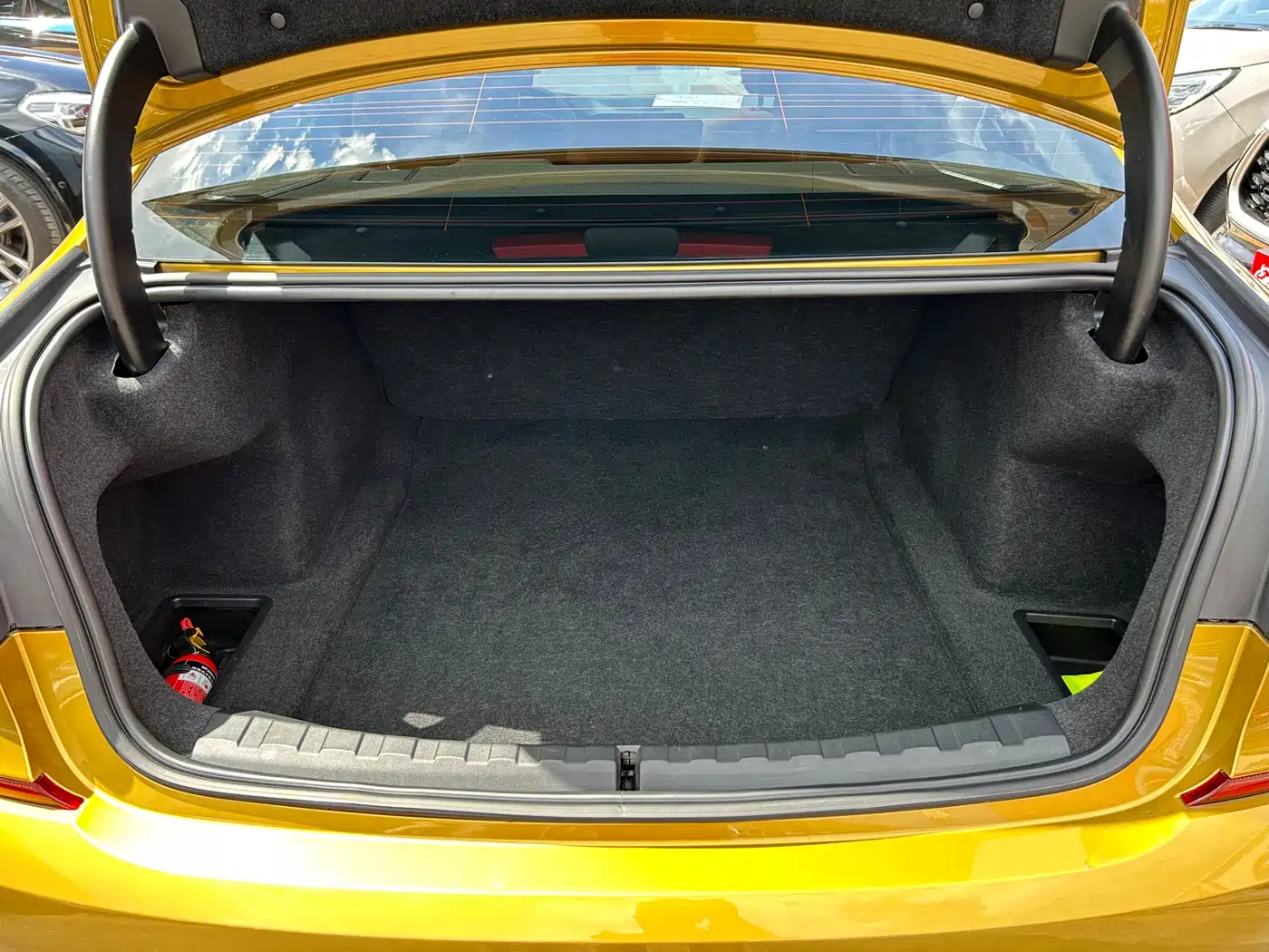 BMW 3 Series 2020 330i M Sport Blackout Package фото 22