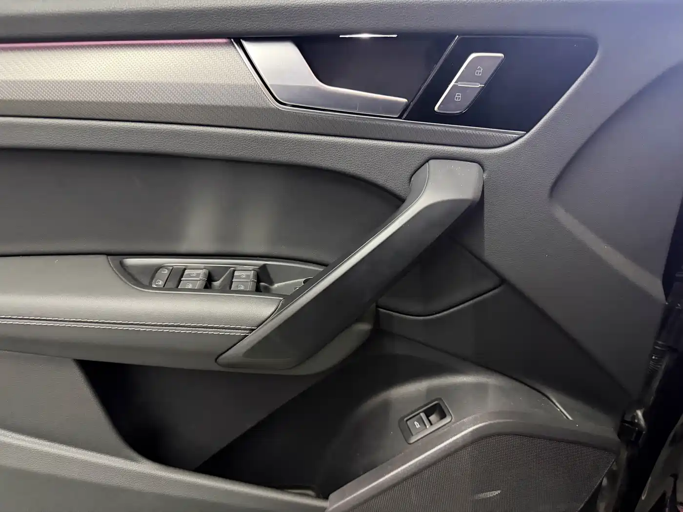 Audi Q5L 2025 40 TFSI Luxury Dynamic фото 16