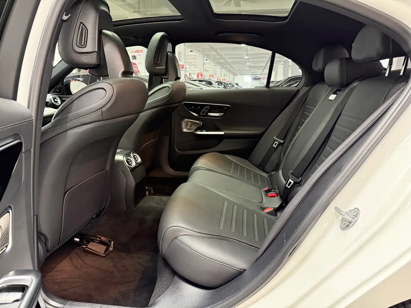 Mercedes-Benz C-Class 2023 Facelift C 260 L Night Sport Edition фото 11