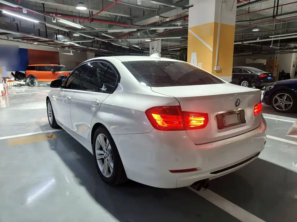 Photo 5 - BMW 3 Series