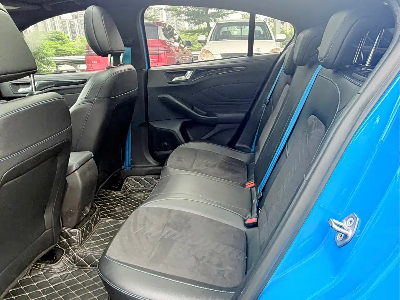 Photo 12 - Ford Focus