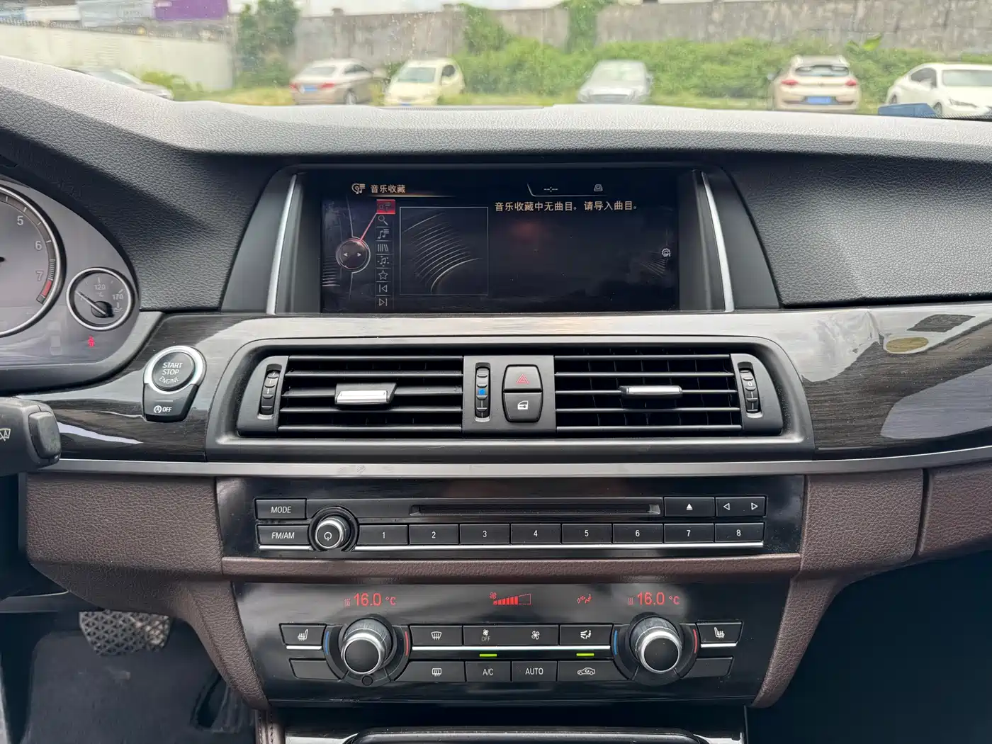 BMW 5 Series 2014 525Li Luxury Design Package фото 11