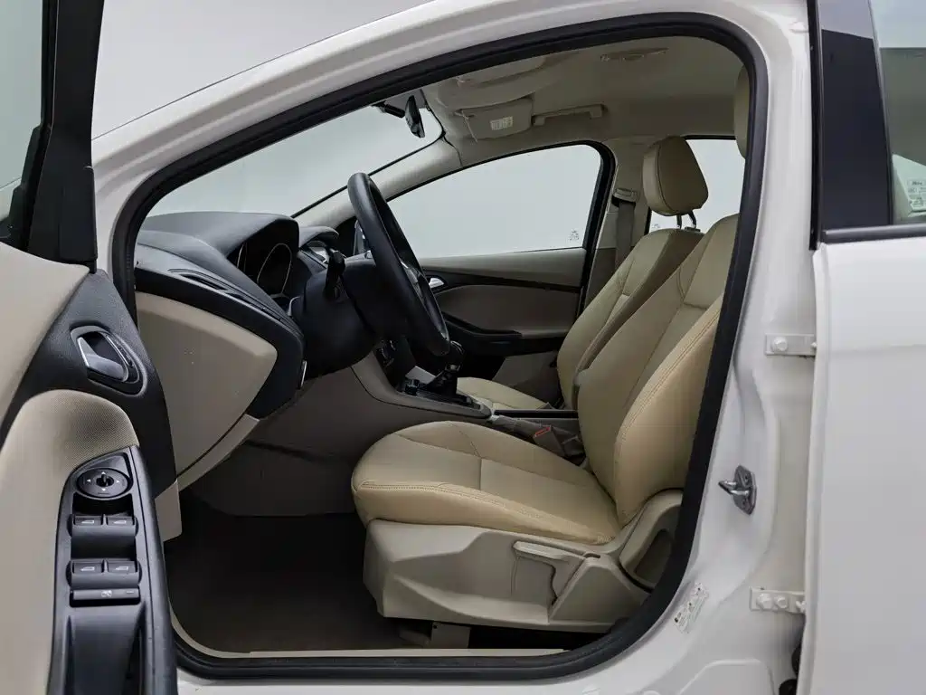 Photo 10 - Ford Focus