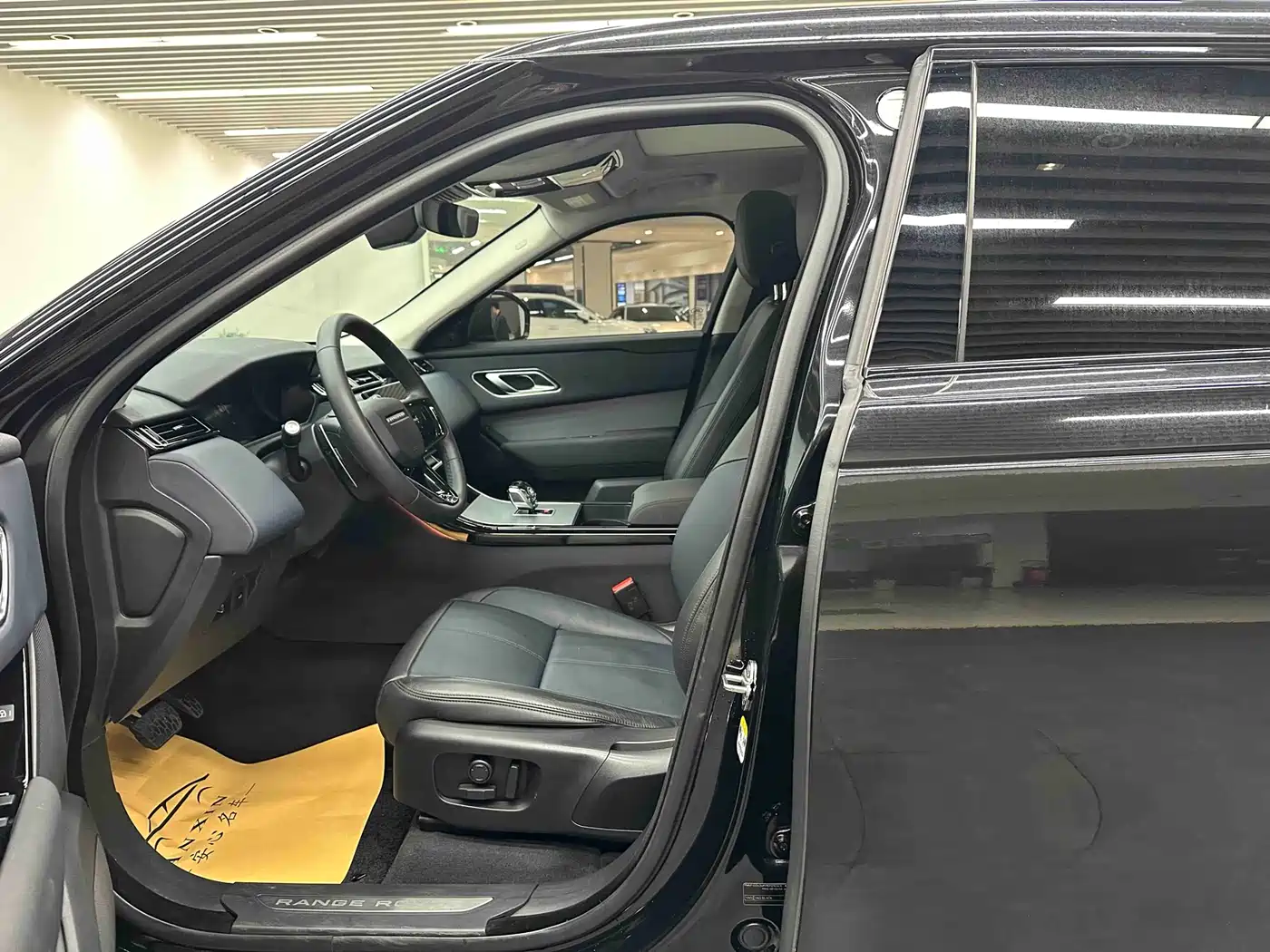 Land Rover Range Rover Velar 2024 S фото 6