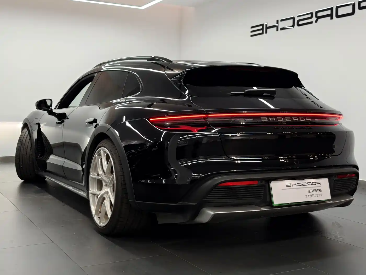 Porsche Taycan 2025 2024 Taycan 4 Cross Turismo