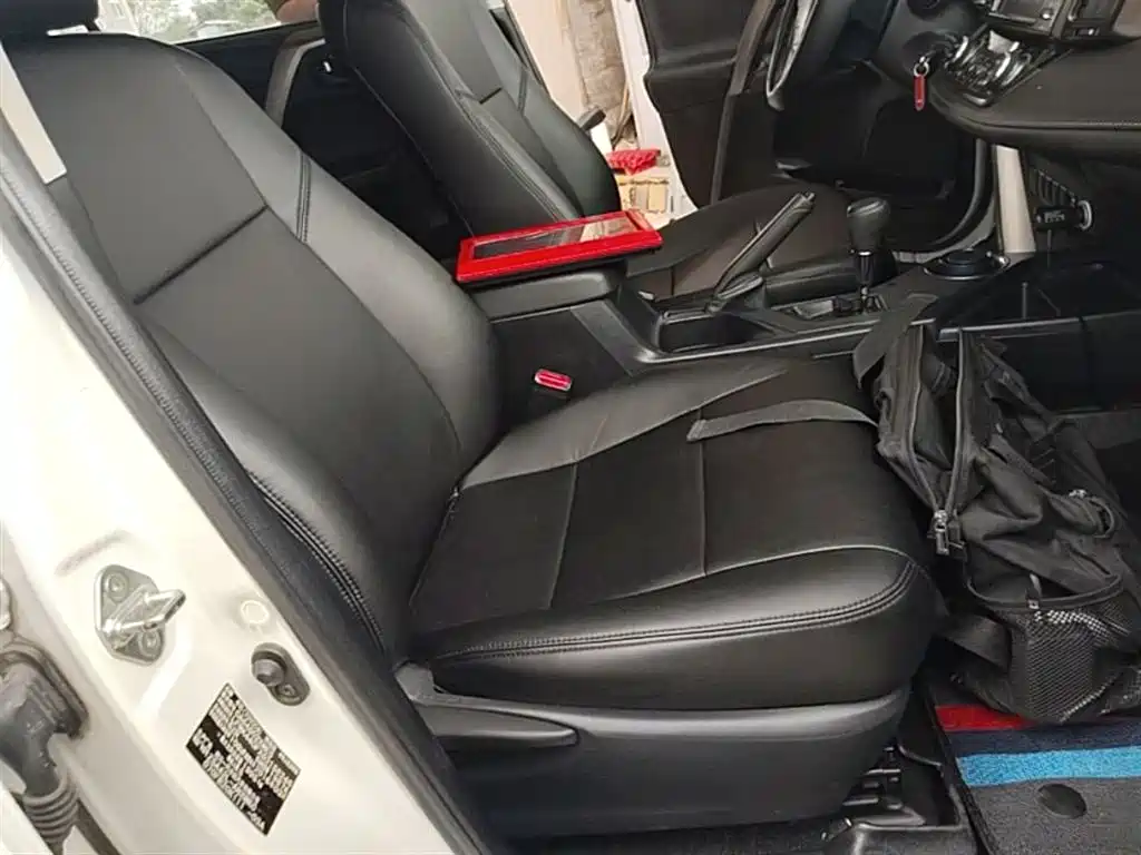 Toyota RAV4 Rongfang 2015 2.0L CVT 2WD Trend Edition фото 25