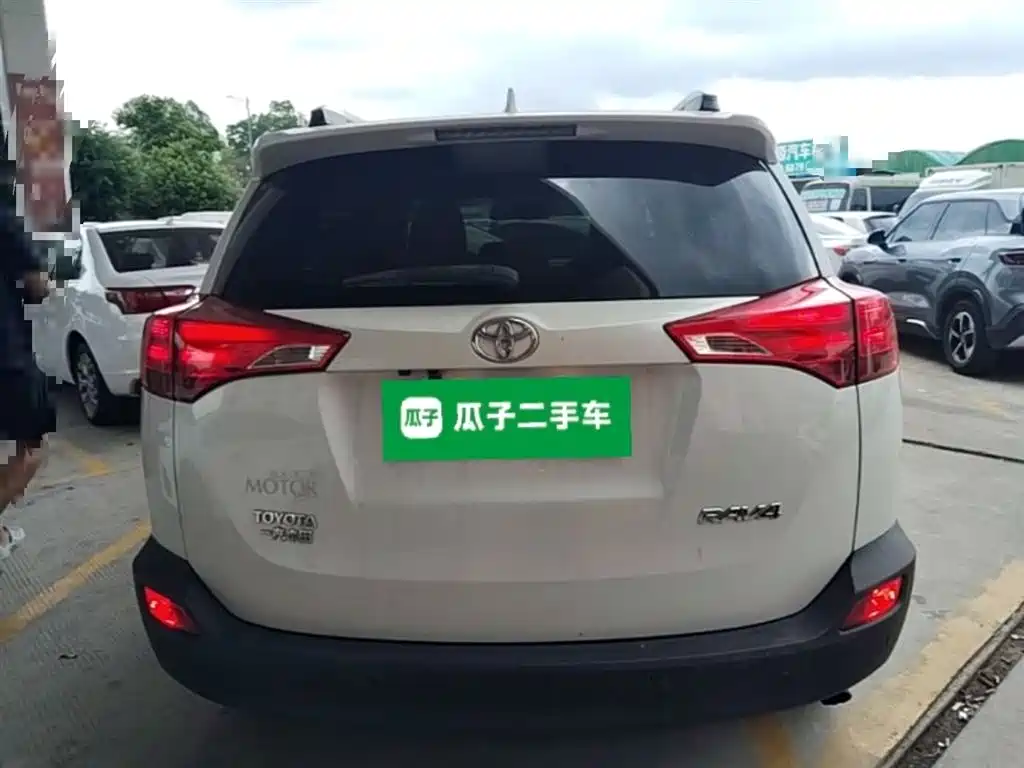 Toyota RAV4 Rongfang 2015 2.0L CVT 2WD Trend Edition фото 6