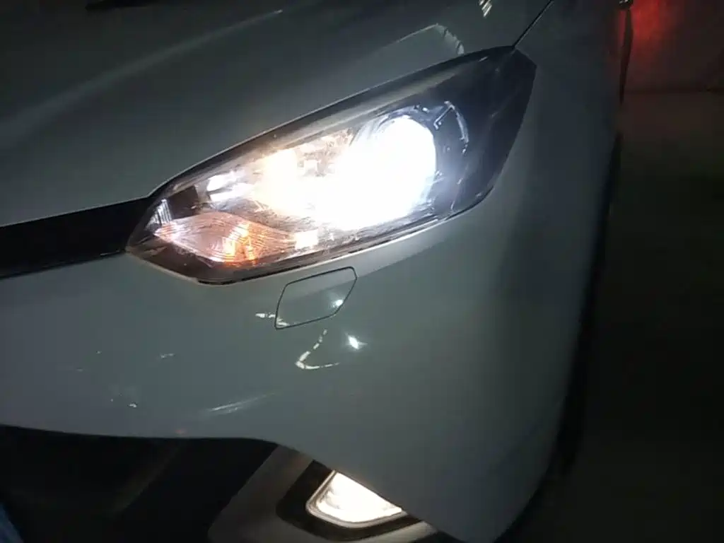 Фото 24 - MG Roewe RX5