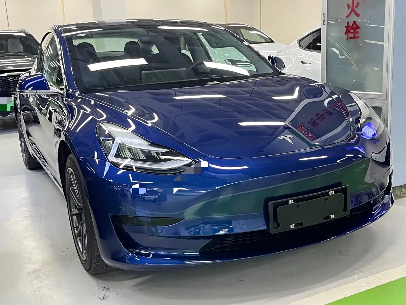 TESLA MODEL 3
