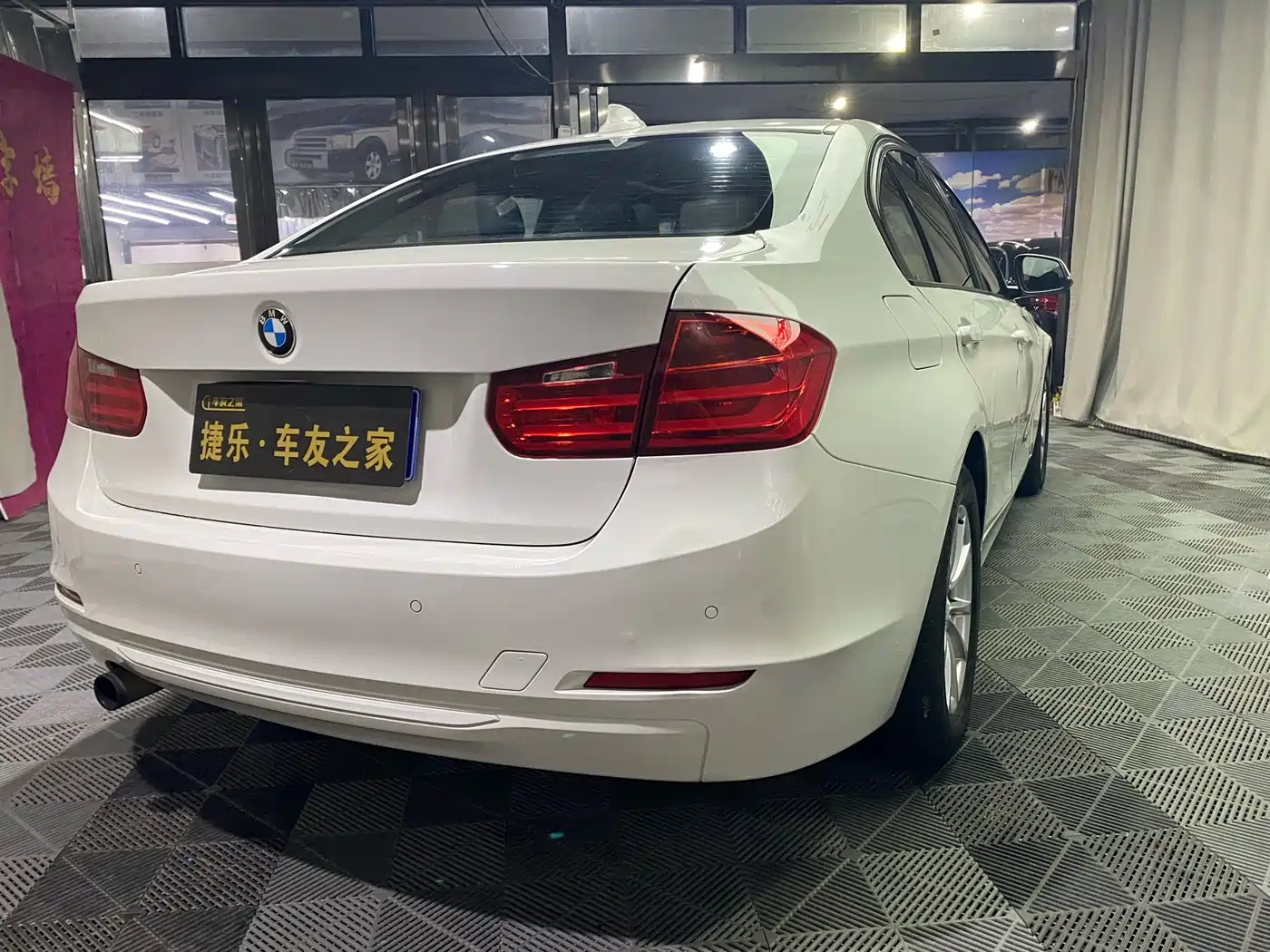 BMW 3 Series 2015 316i Progressive фото 7
