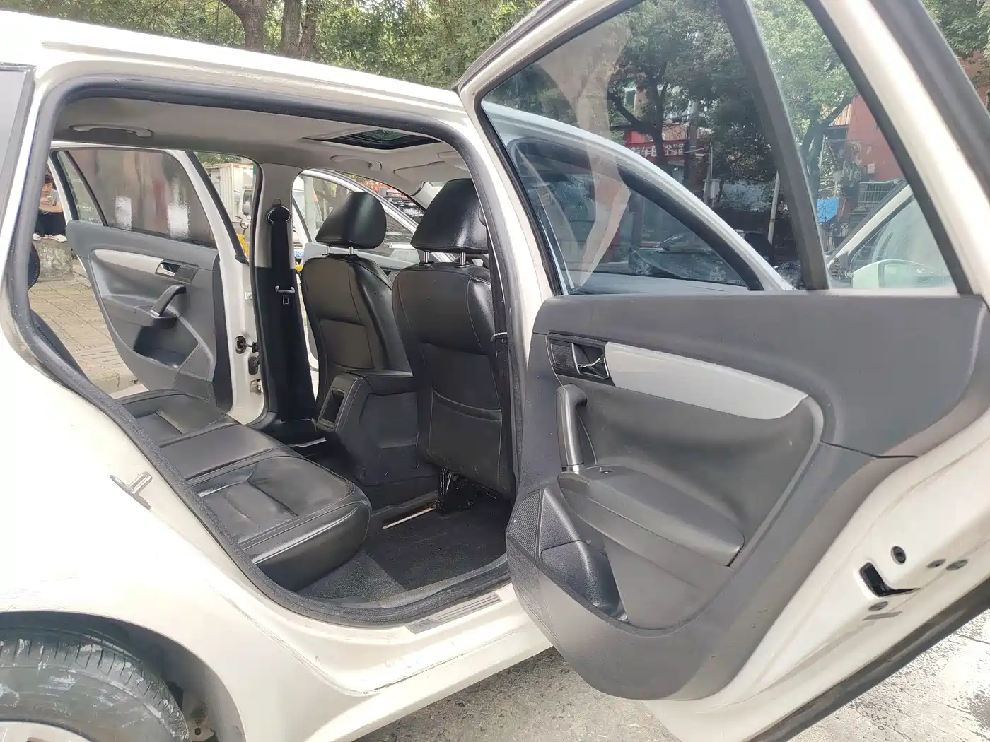 Photo 6 - Volkswagen Lavida Tour