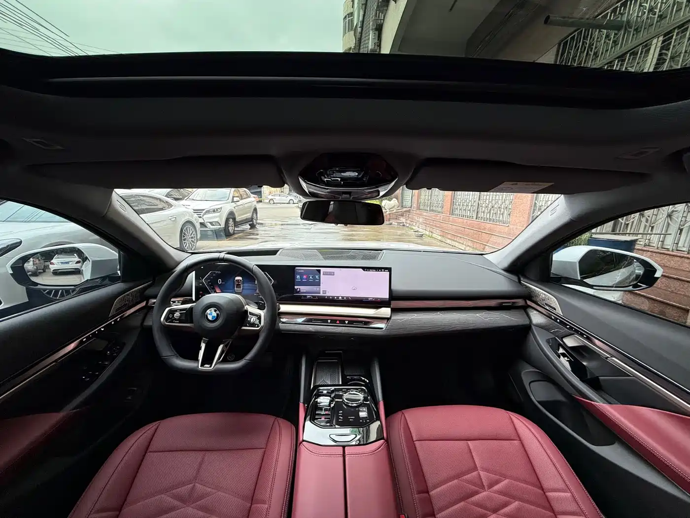 BMW 5 Series 2025 530Li Premium M Sport Package фото 9