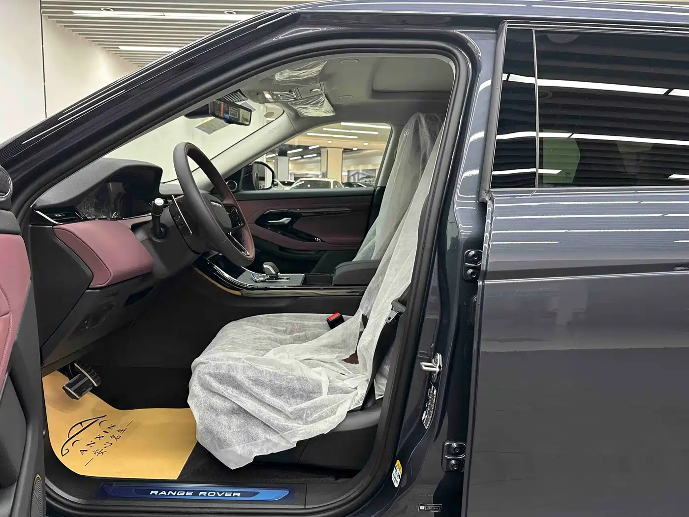 Land Rover Range Rover Evoque 2026 Range Rover Evoque L SE фото 9