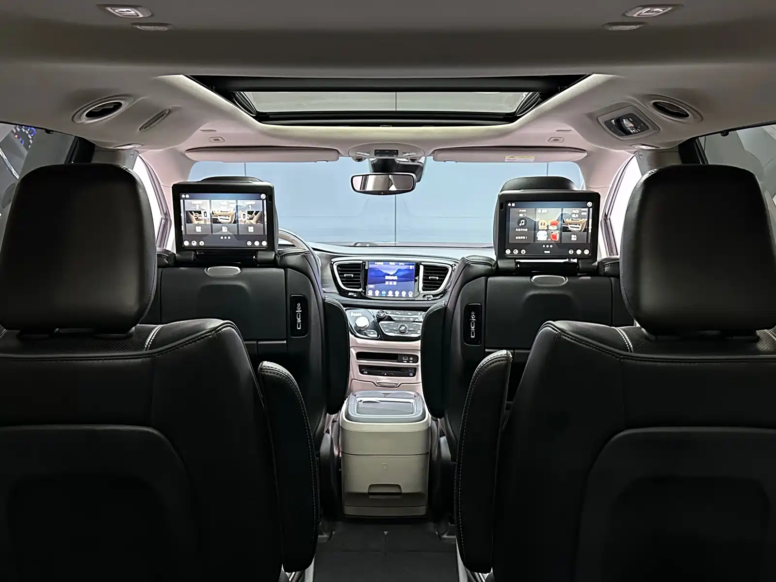 Фото 29 - Chrysler Pacifica