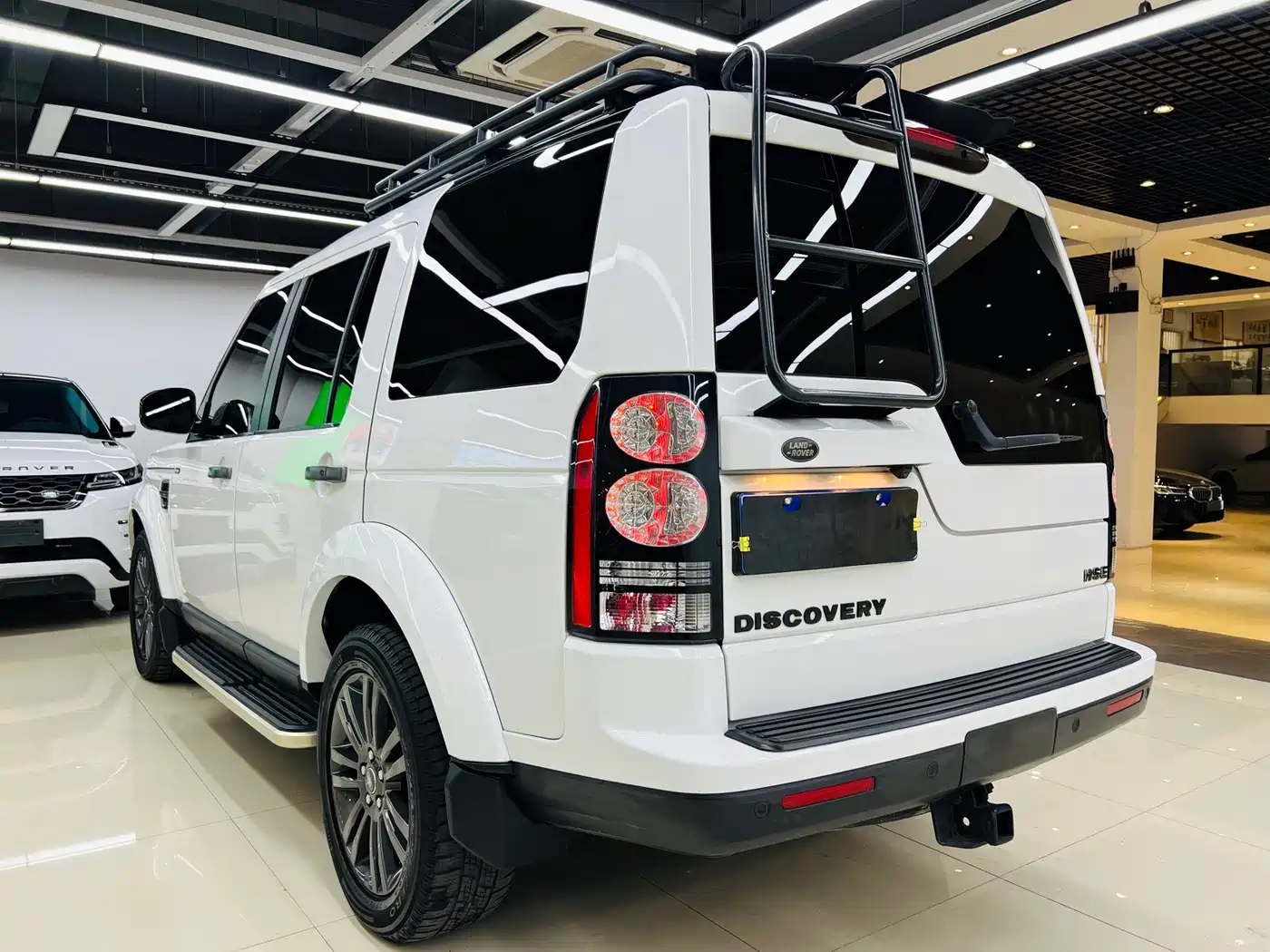 Land Rover Discovery 2016 3.0 SC Black Edition SE фото 19