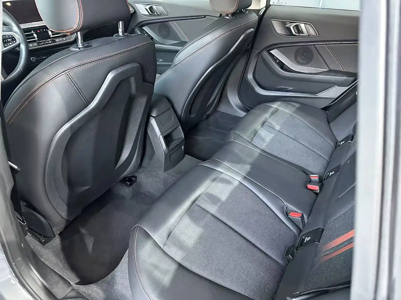 BMW 2 Series (Import) 2023 225i 4-Door Coupe M Sport Package фото 10
