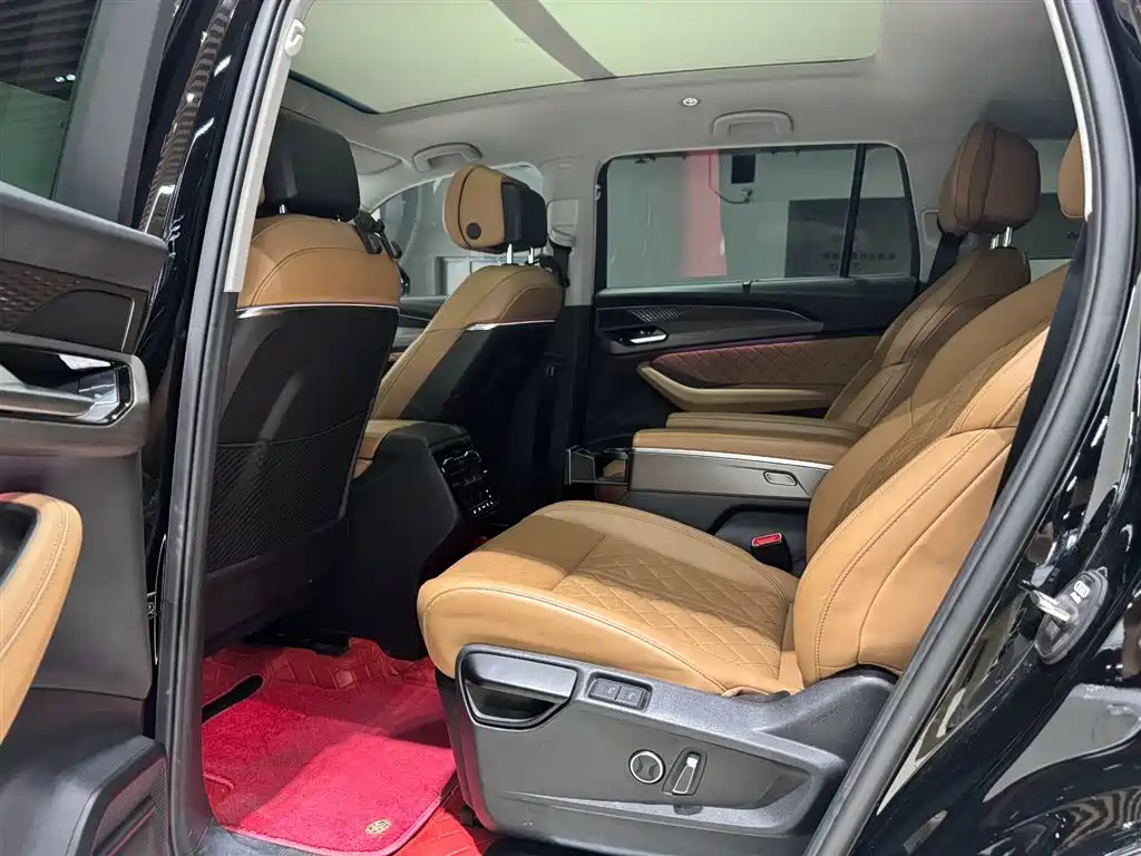 Audi Q6 2024 45 TFSI quattro Qi Yun Yu Lin Package 6-seater фото 13
