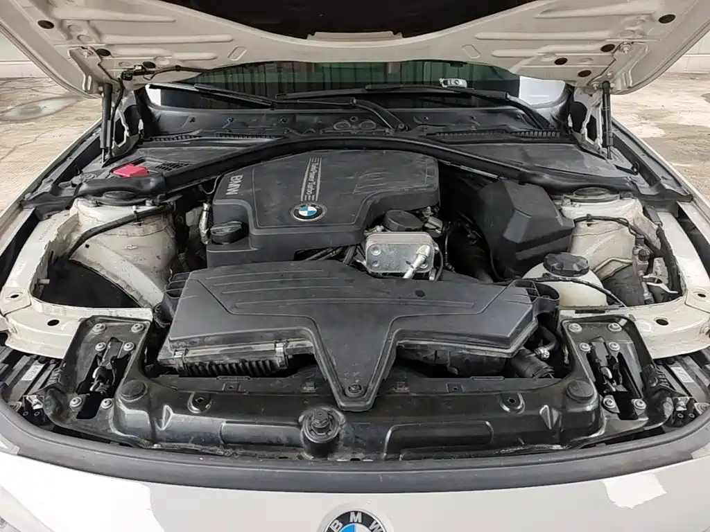 Photo 20 - BMW 3 Series