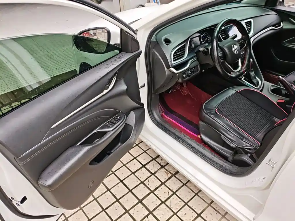 Фото 16 - Buick Excelle