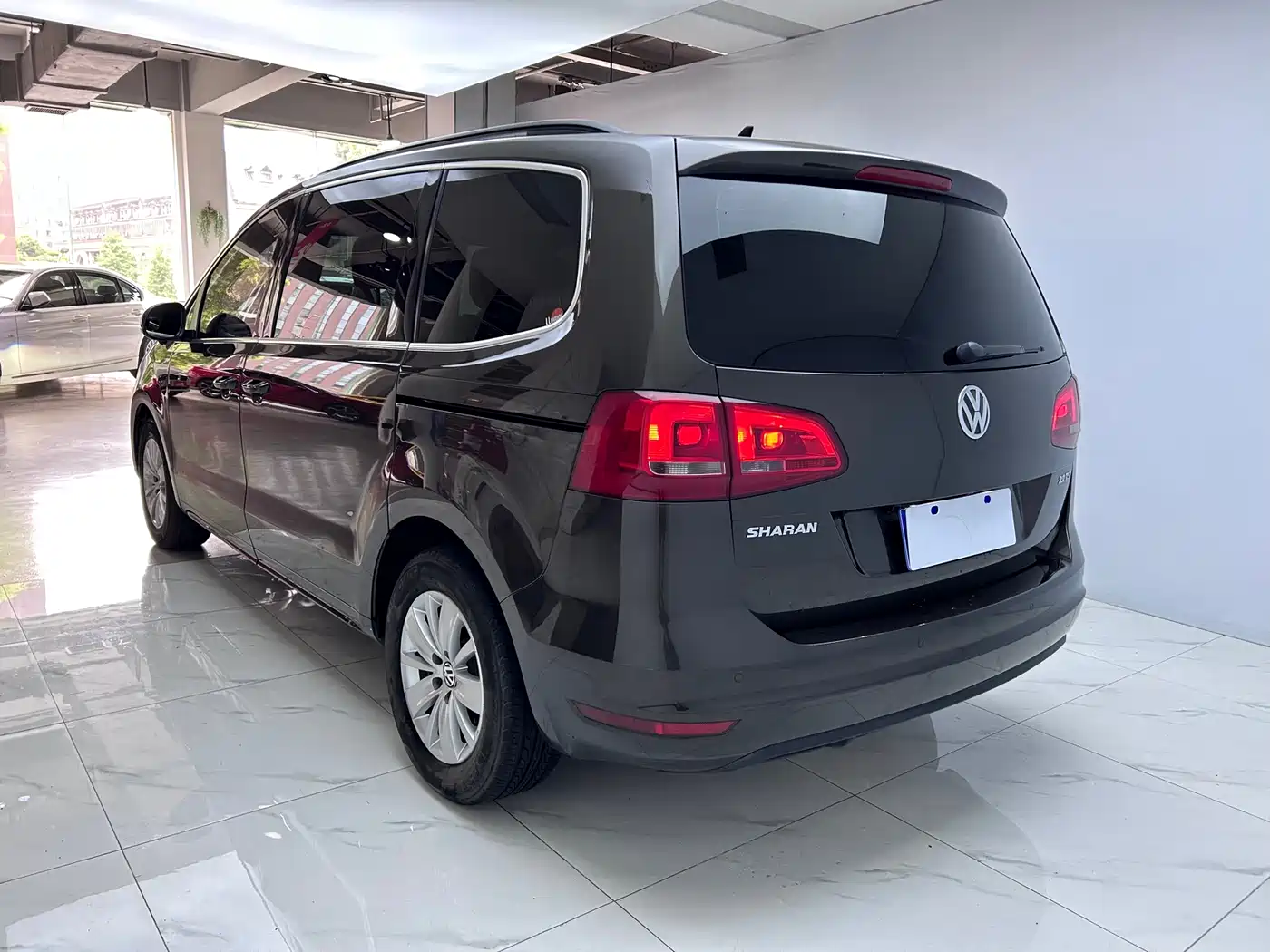 Volkswagen Sharan 2014 2.0TSI Standard фото 5