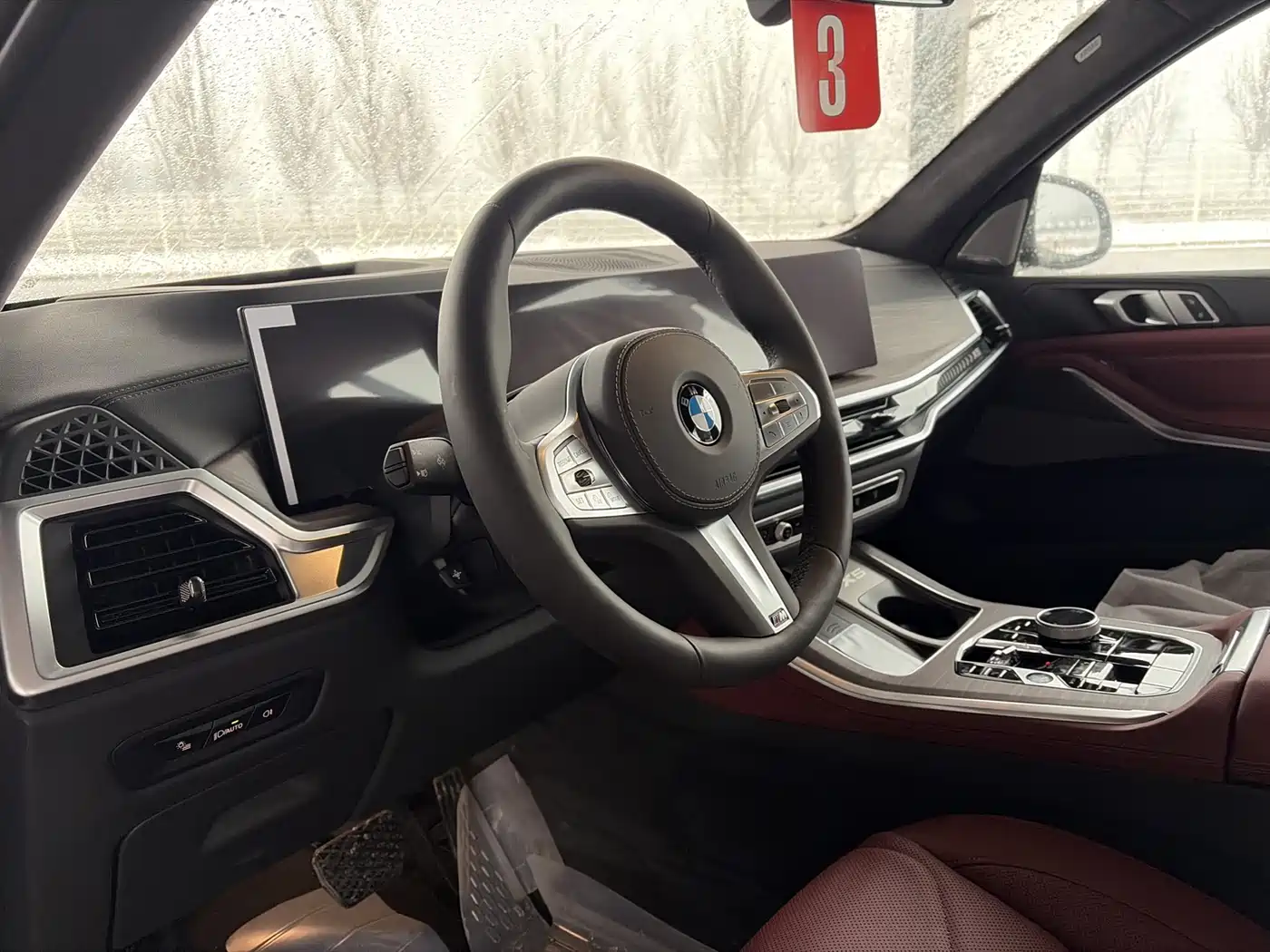 BMW X5 2025 Model xDrive 40Li M Sport Blackout Package фото 9