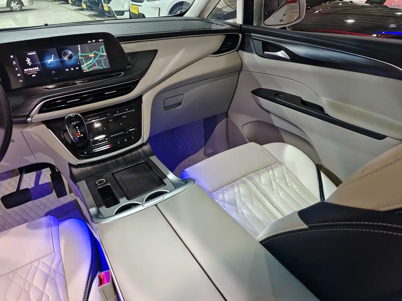 Buick GL8 2021 ES Landlord 653T Comfort фото 18