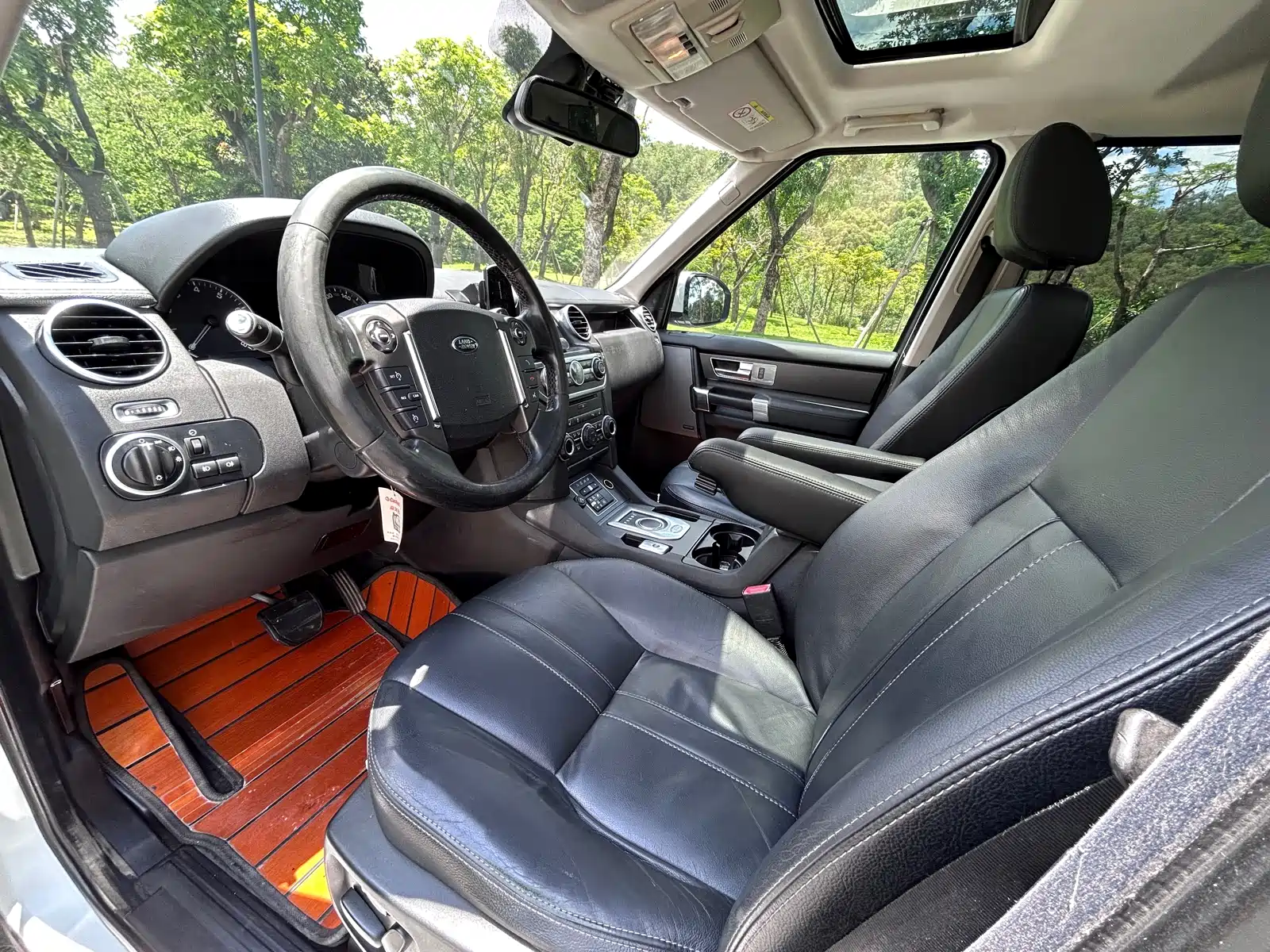 Photo 4 - Land Rover Discovery
