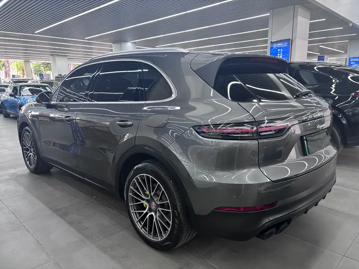 Porsche Cayenne New Energy 2022 Cayenne E-Hybrid 2.0T Platinum Edition фото 9