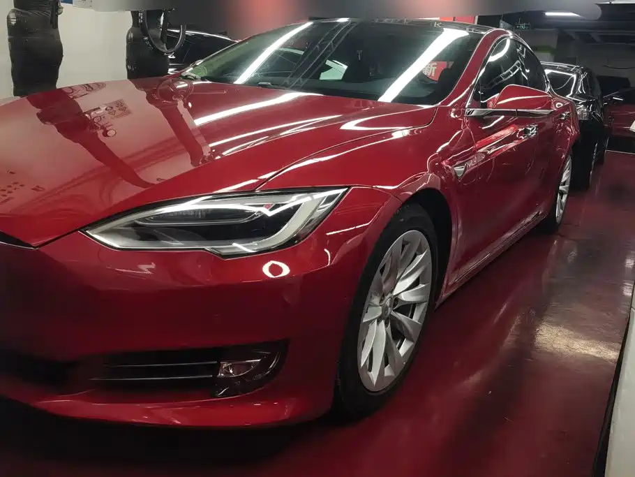 Фото 13 - Tesla Model S
