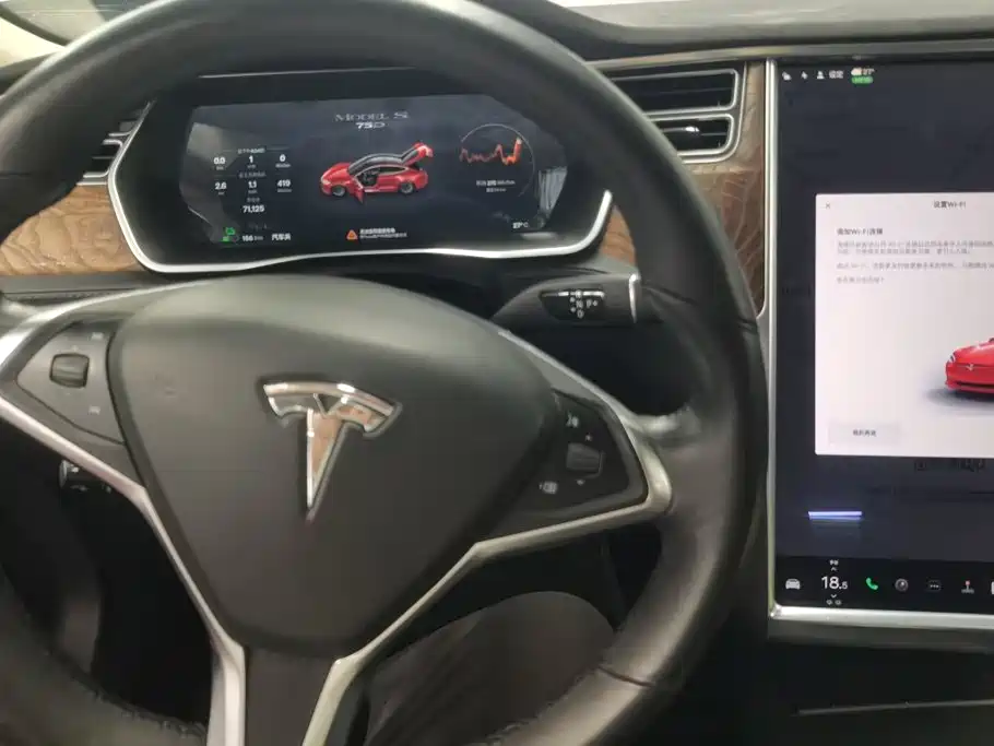 Фото 12 - Tesla Model S
