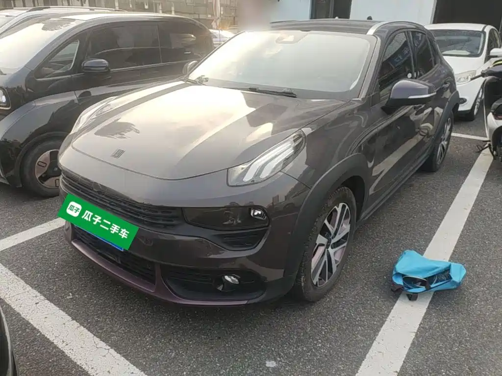 Photo 2 - Lynk & Co 02