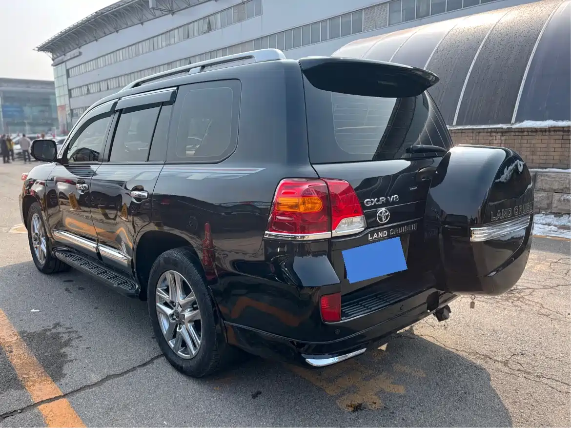 Toyota Land Cruiser (Import) 2015 4.0L V6 Middle East Limited Edition фото 6