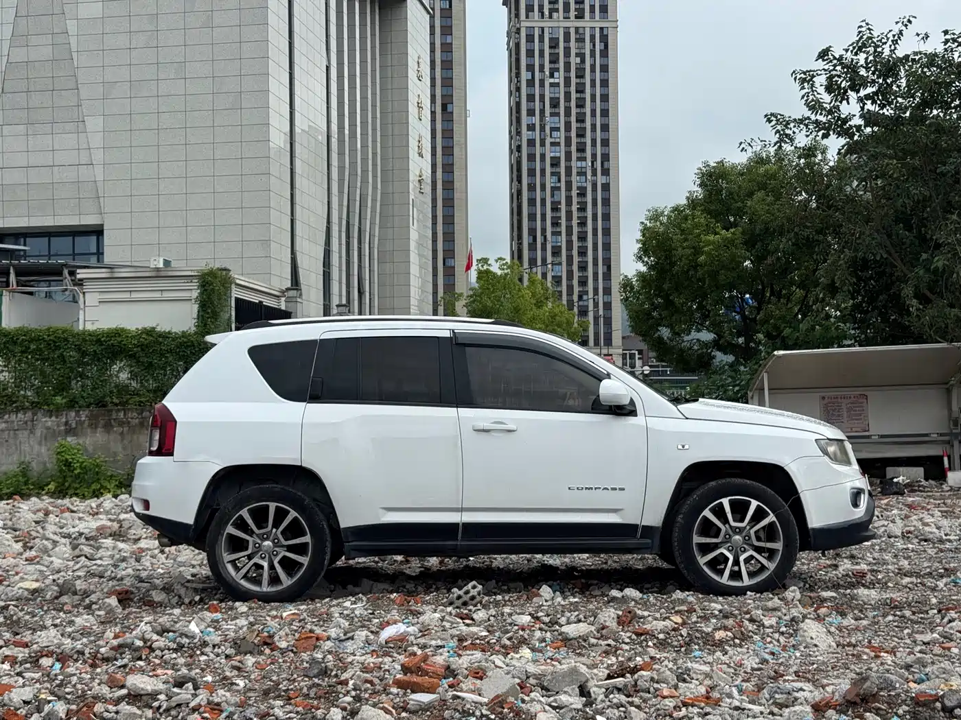 Jeep Compass (Import) 2015 2014 Facelift 2.4L 4WD Luxury Navigation Edition