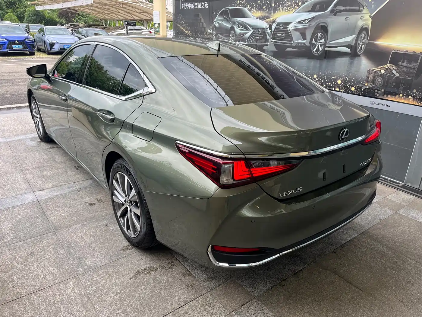 Lexus ES 2021 200 Excellence Edition фото 5